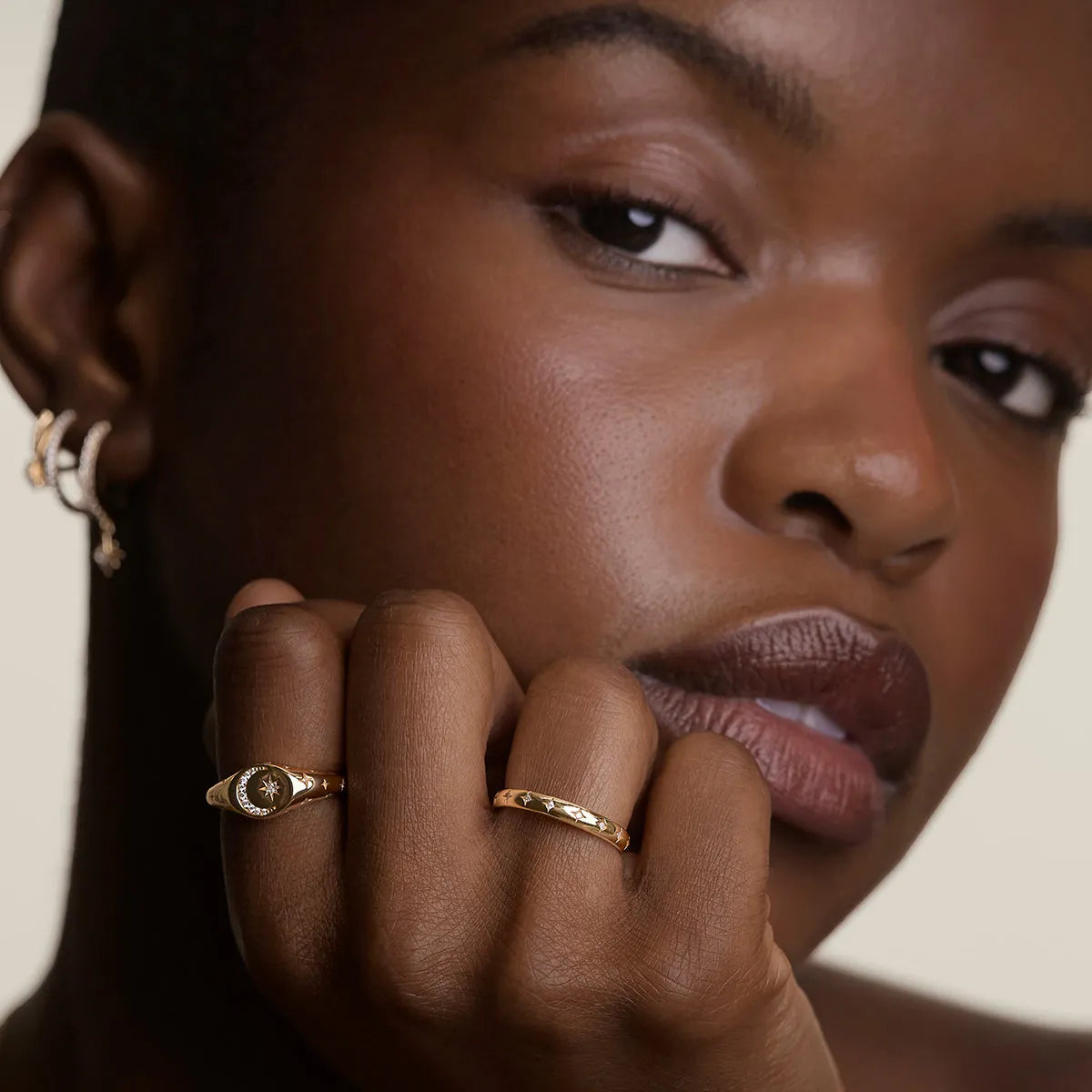 Cosmic Star Band Ring in Gold