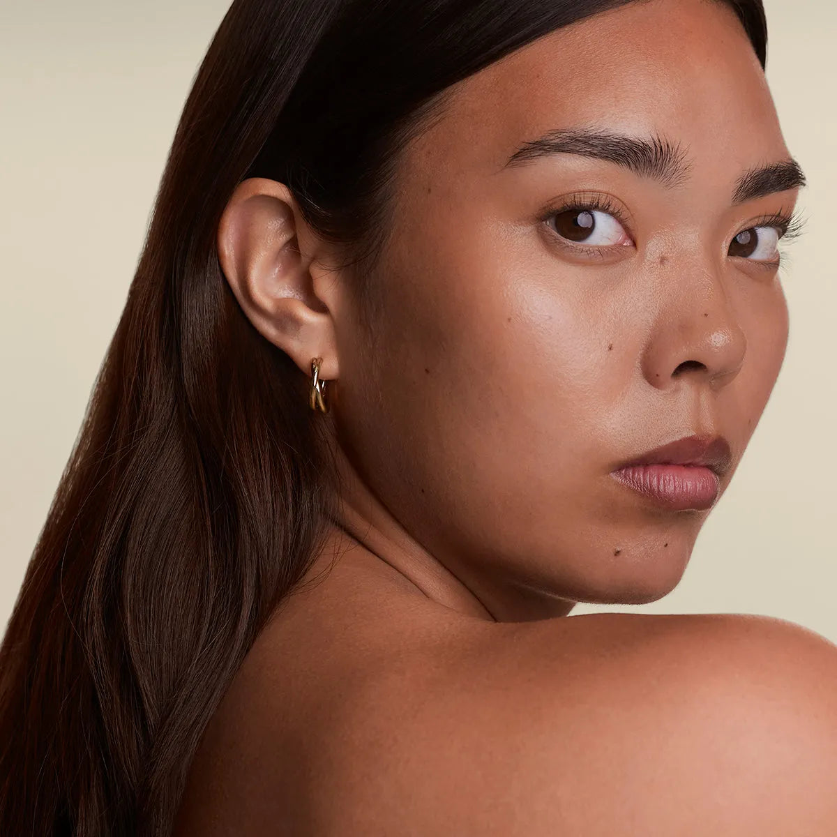 Crossover Illusion Hoops in Gold