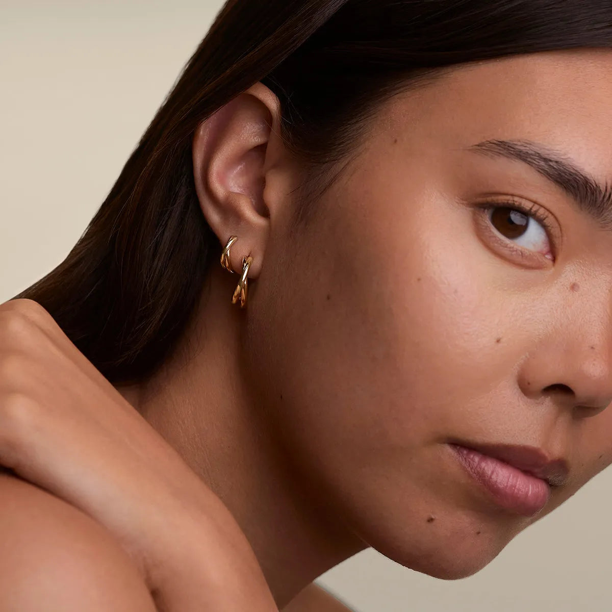 Crossover Illusion Hoops in Gold