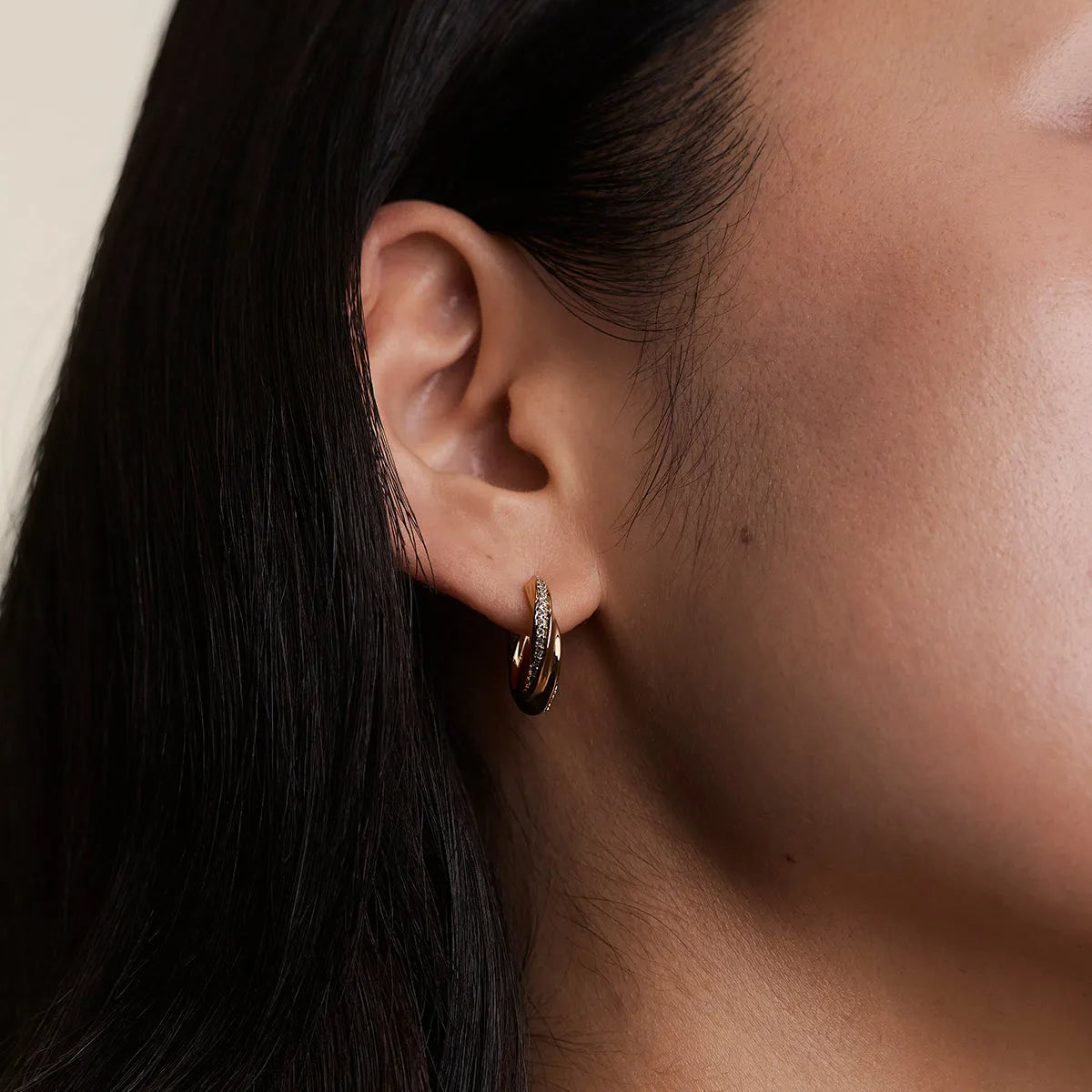 Crystal Cosmic Twist Medium Hoops in Gold