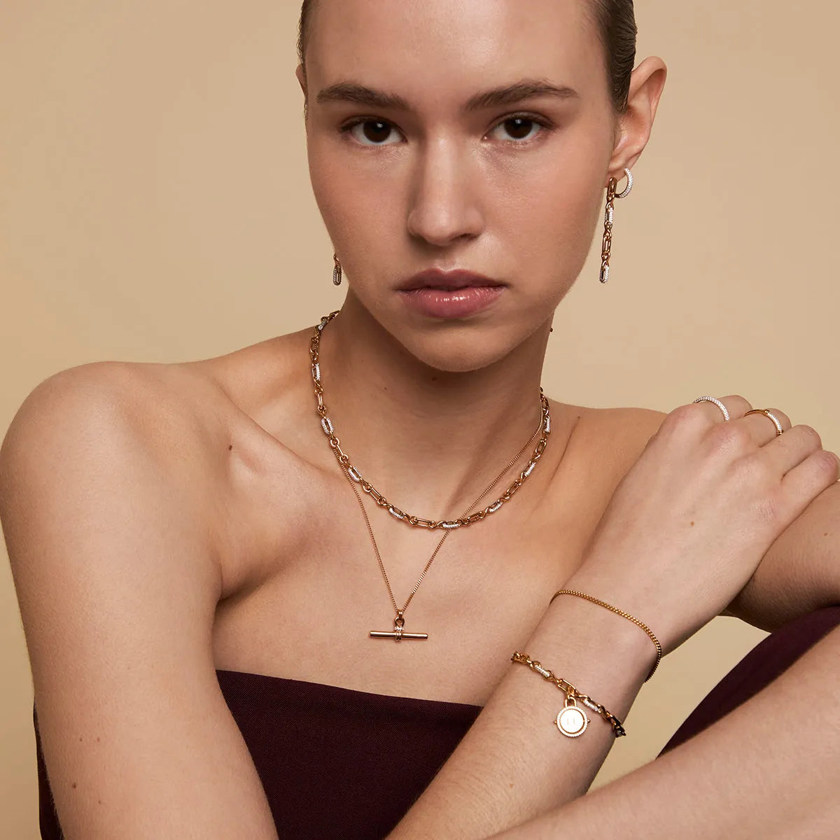 Hardware T-Bar Pendant Necklace in Gold