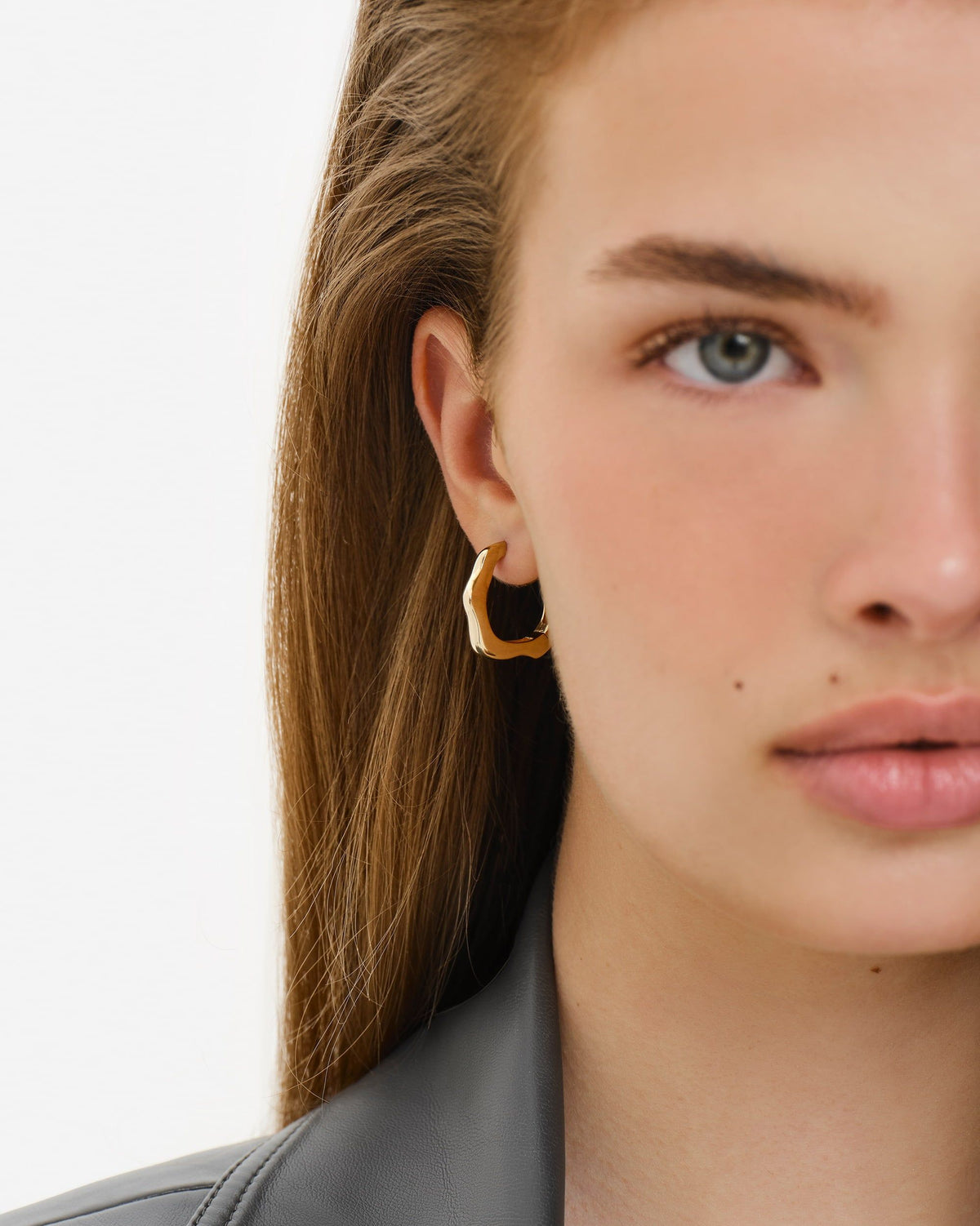 Occitanie Medium Hoop Earrings