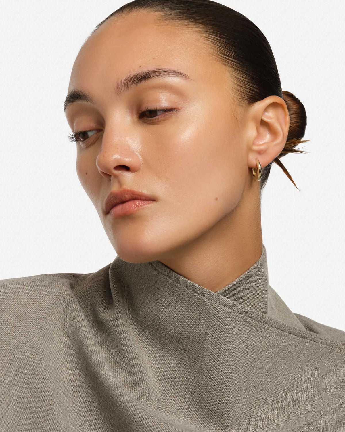 Merida Medium Hoop Earrings