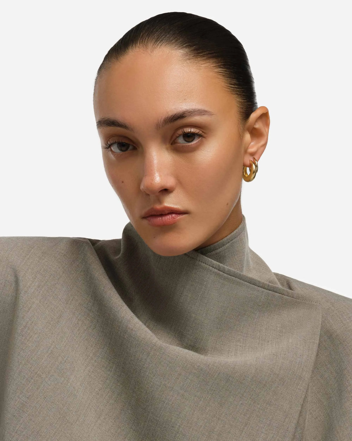 Merida Medium Hoop Earrings