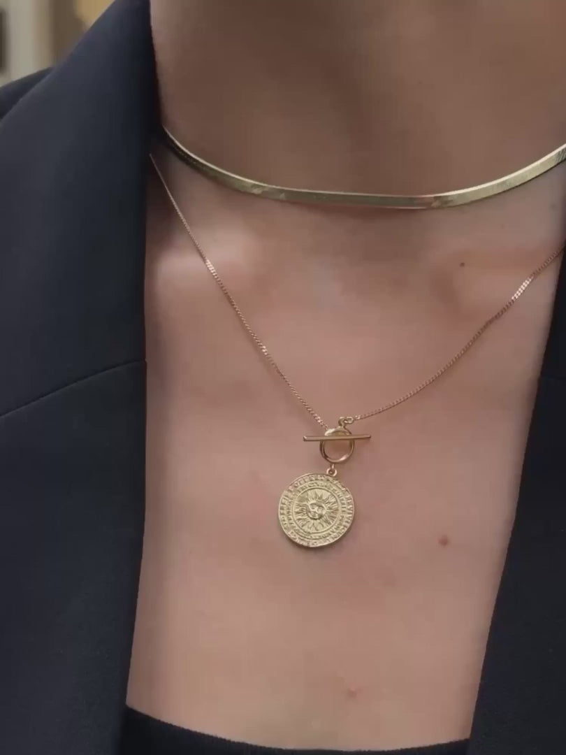 Vici Necklace Set