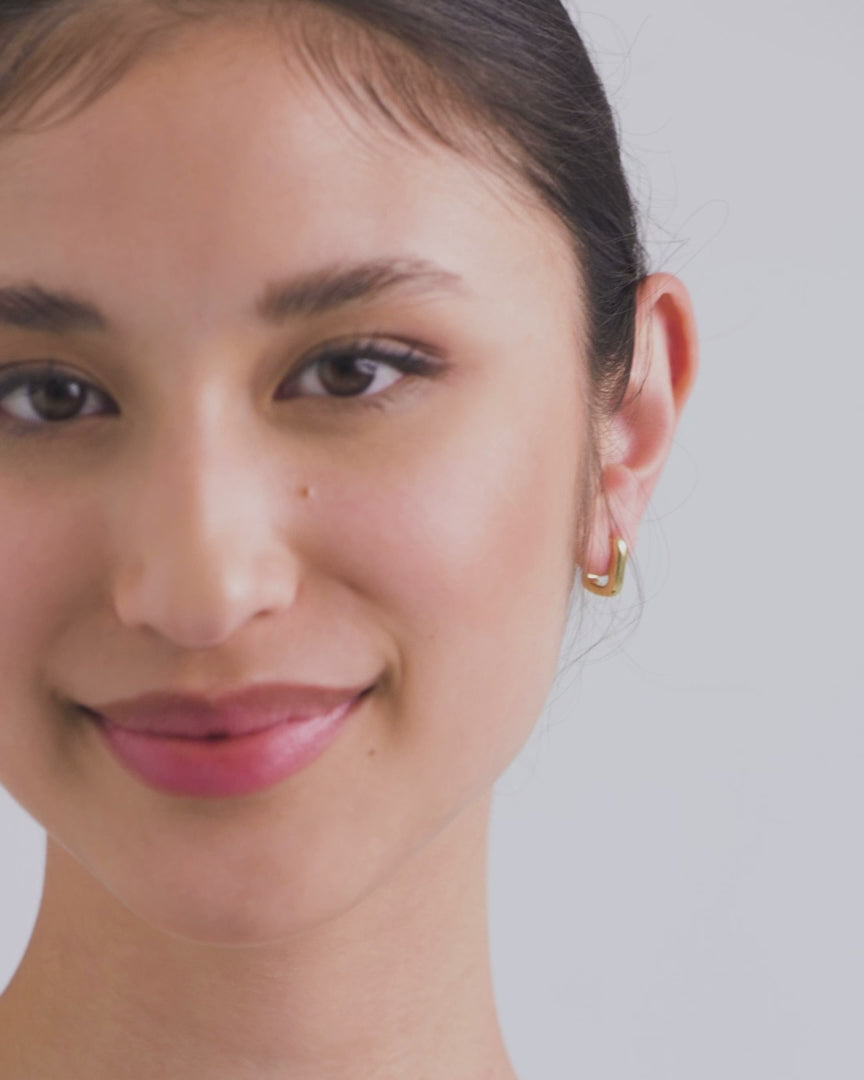 Vicenza Small Hoop Earrings