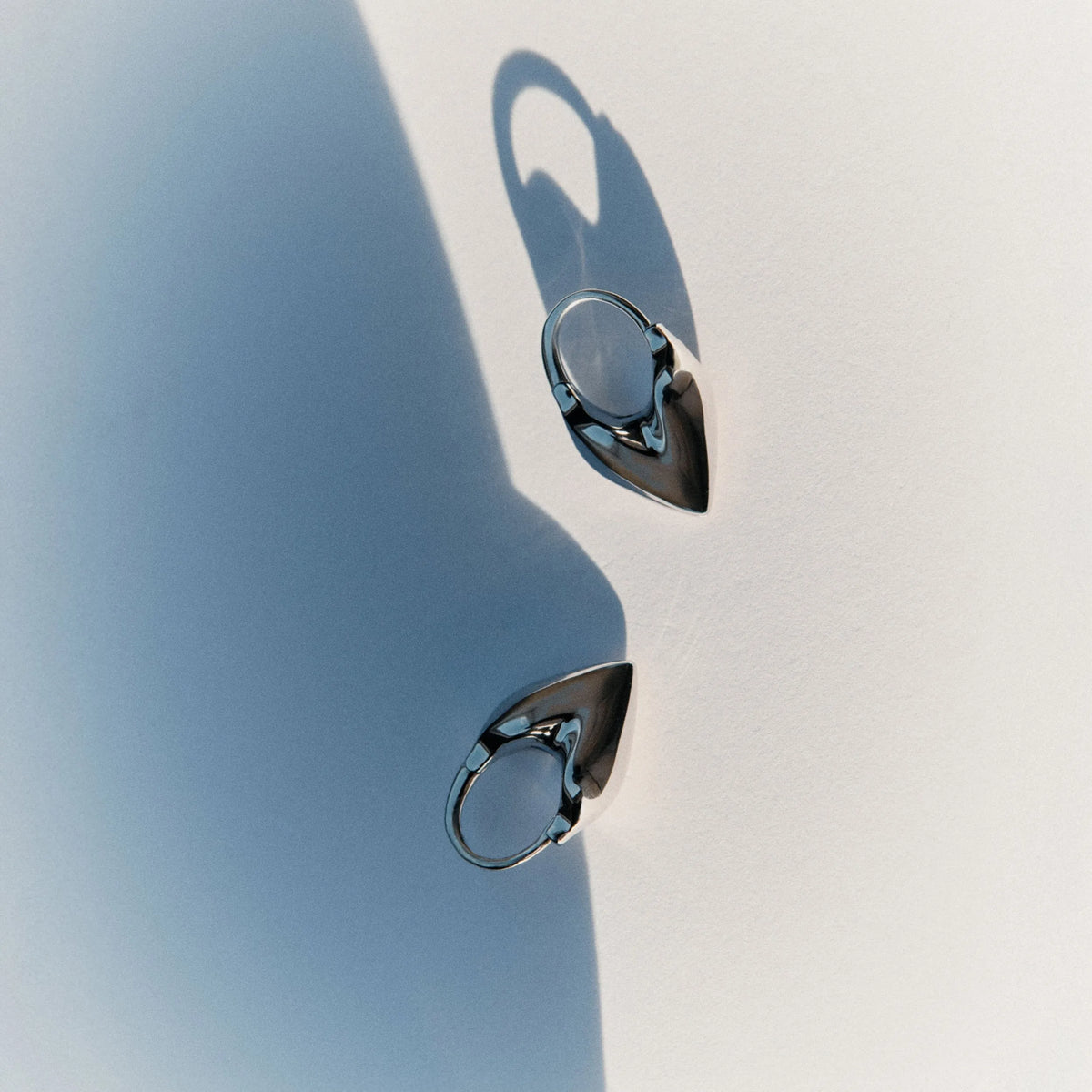 Roscida Heart Hoops