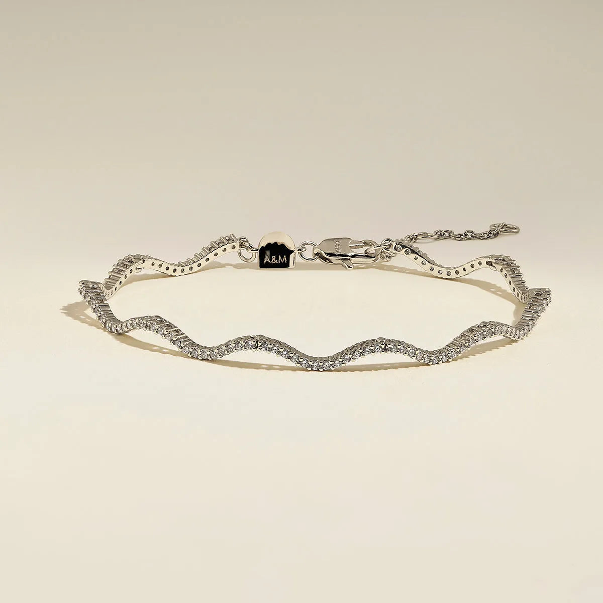 Scalloped Tennis Chain Bracelet in Silver