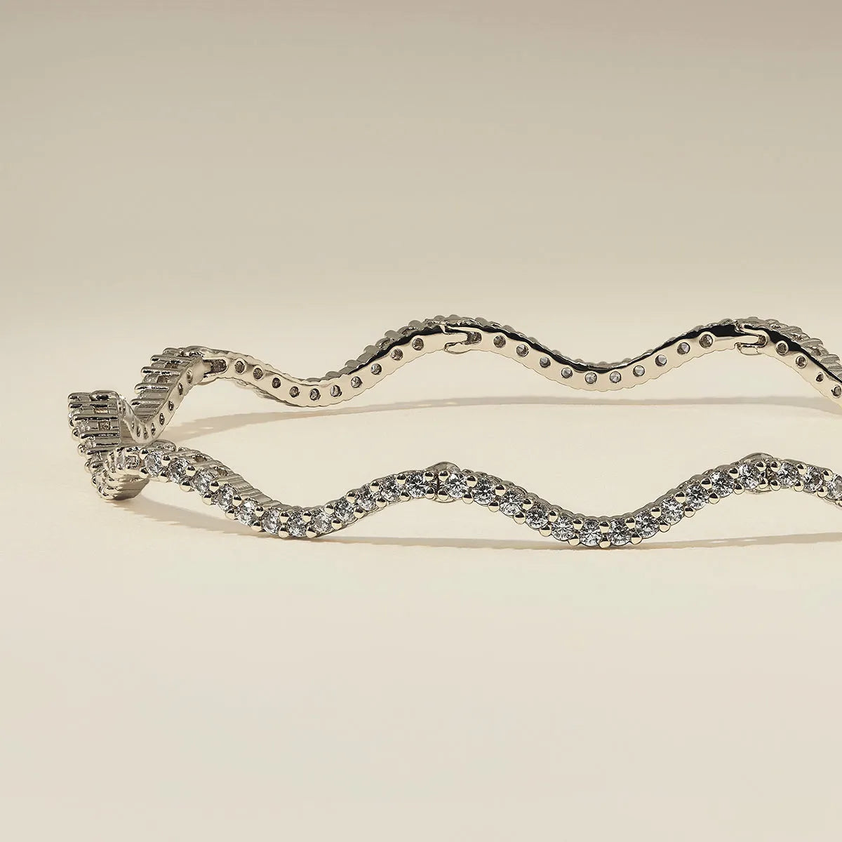 Scalloped Tennis Chain Bracelet in Silver