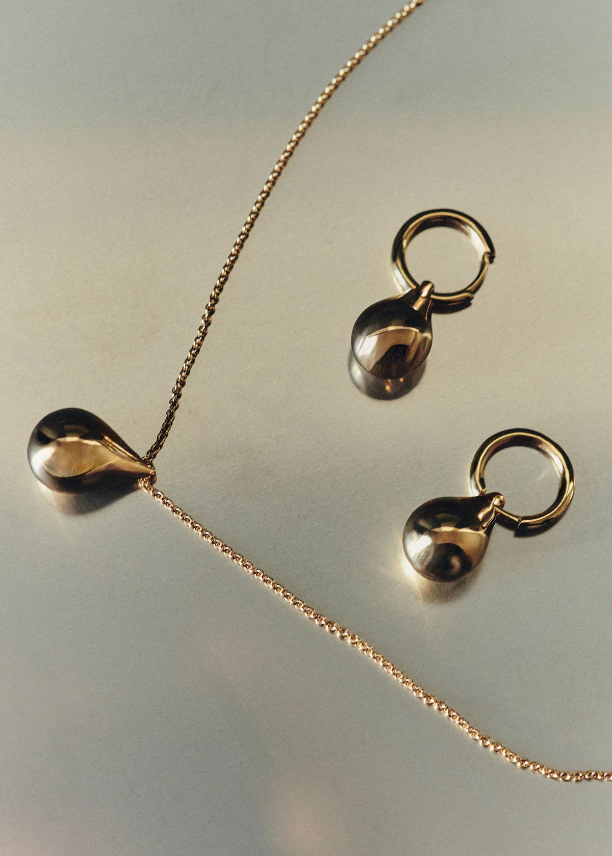 Stilla Necklace