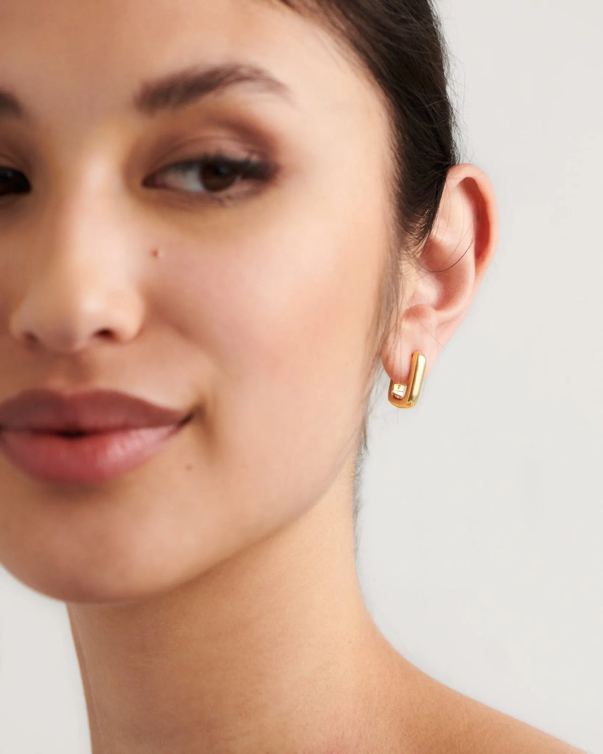 Vicenza Medium Hoop Earrings