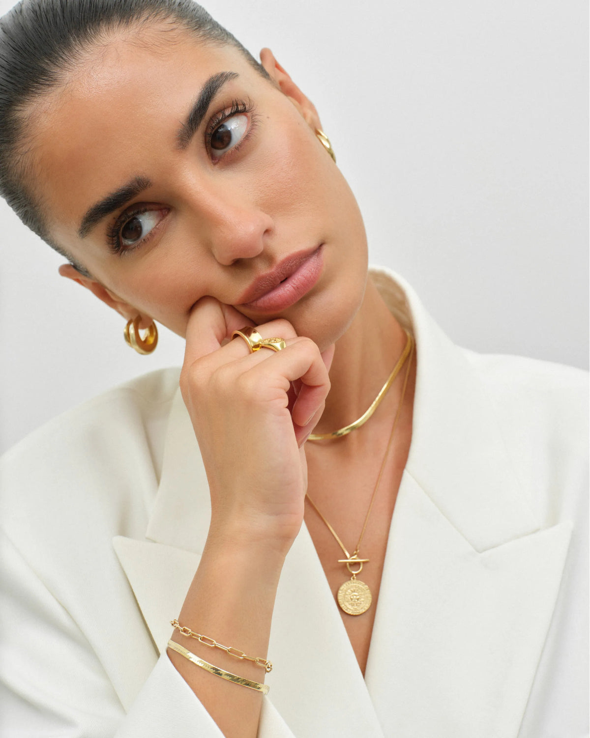 Vici Necklace Set
