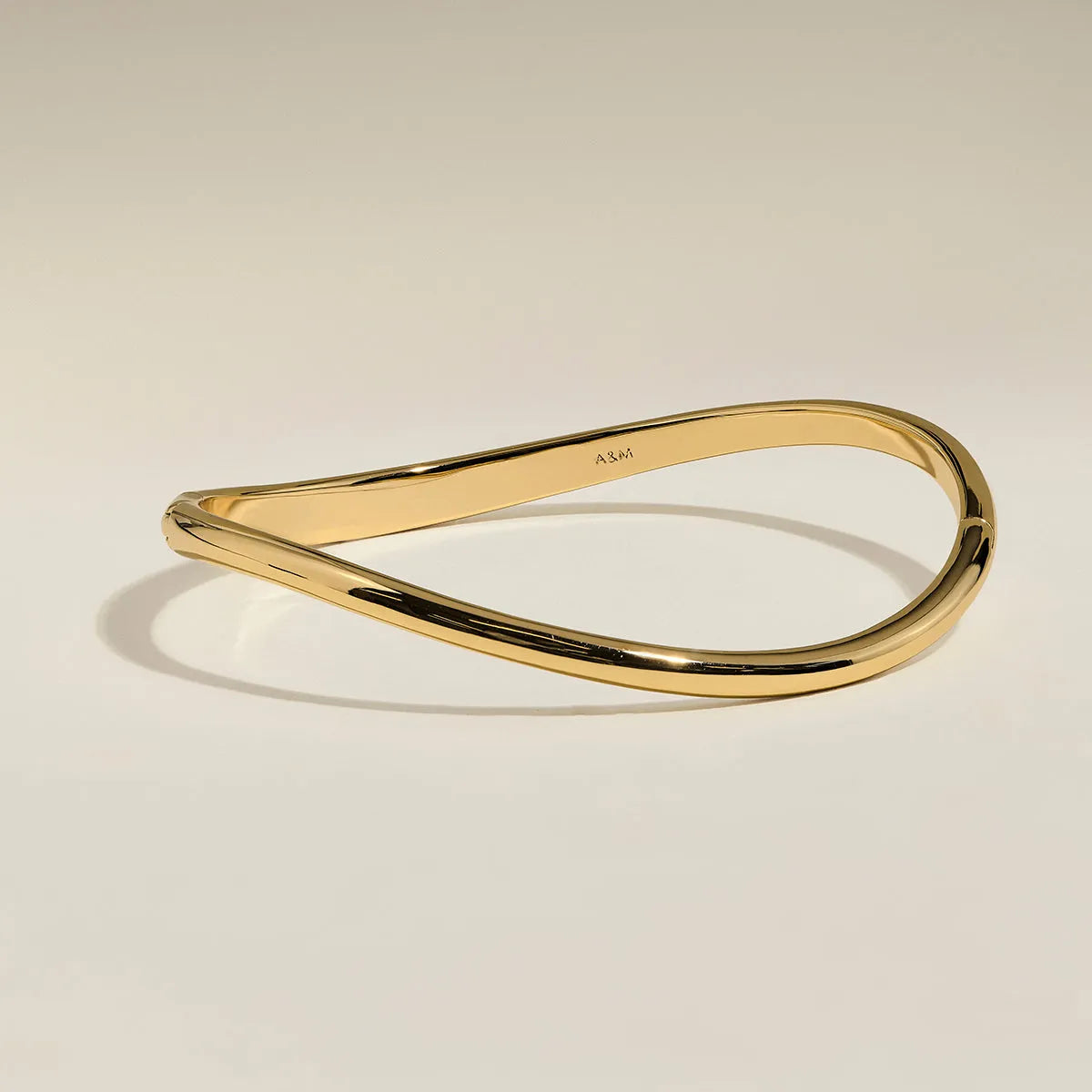 Wave Bangle in Gold
