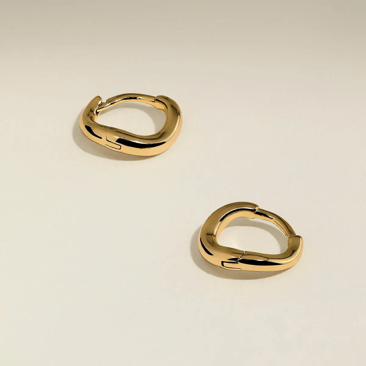 Wave Huggies in Gold