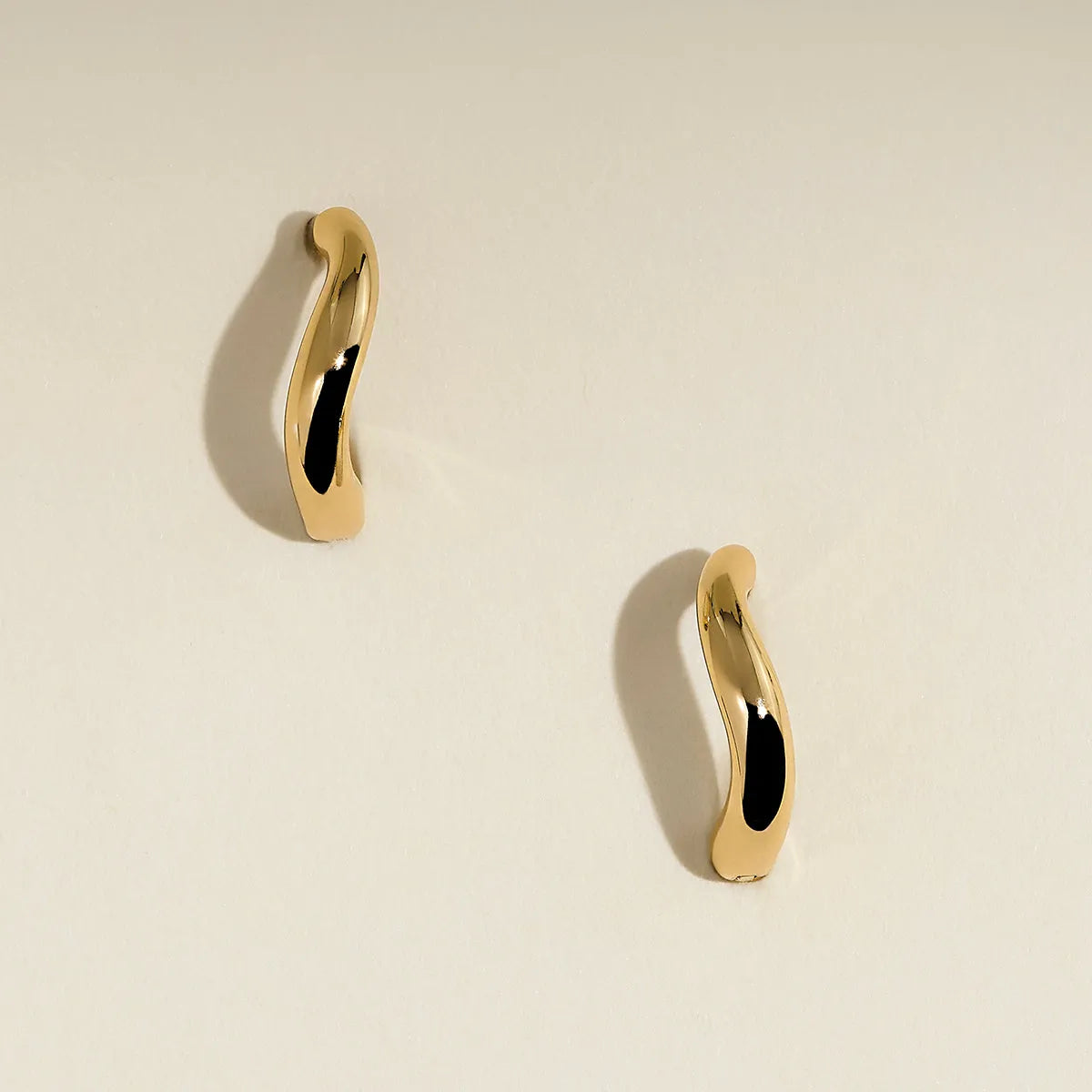 Wave Huggies in Gold
