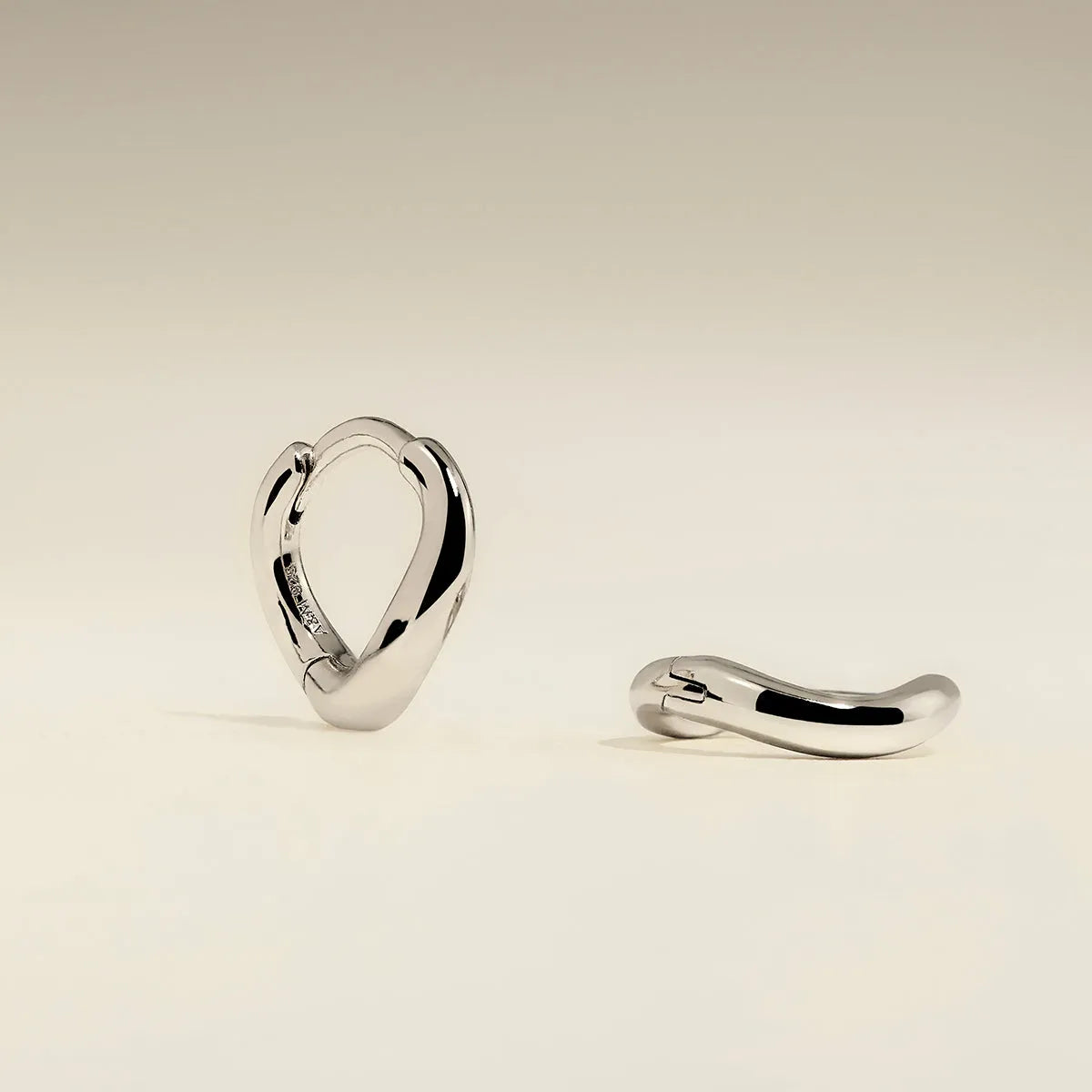 Wave Huggies in Silver