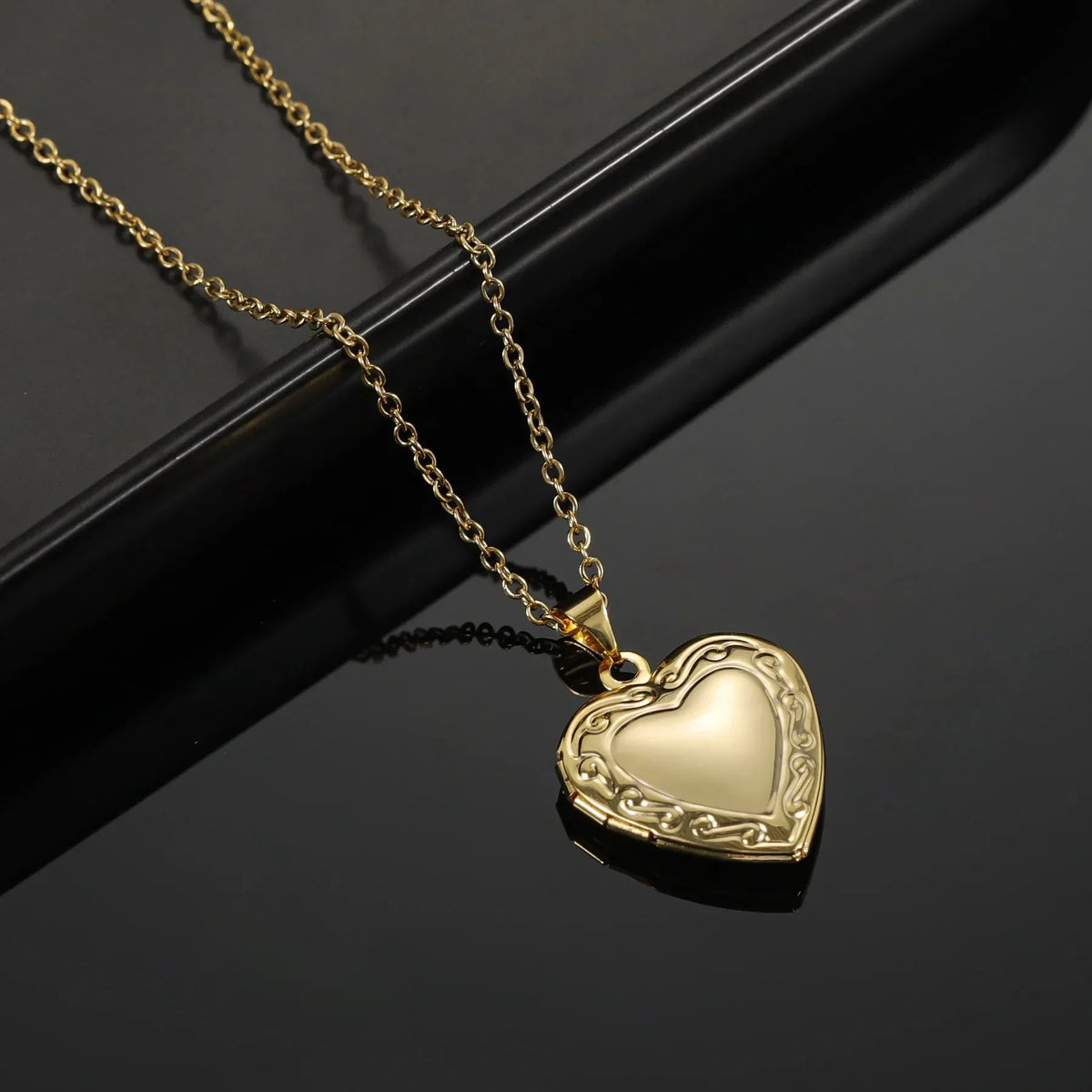 Women's Heart Locket Photo Pendant Necklace