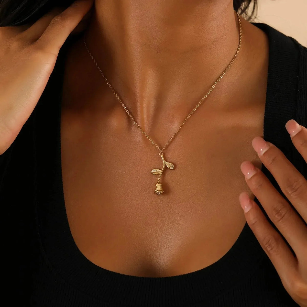 Women's Rose Pendant Necklace