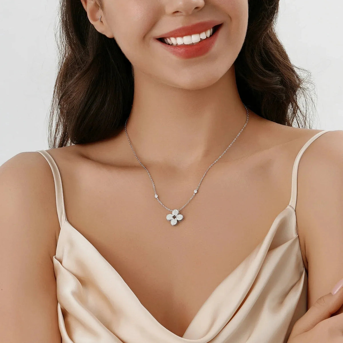 Women's Ventura Clover Pendant Necklace